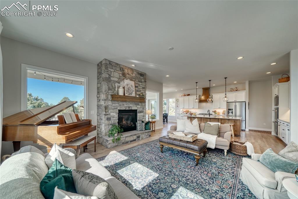 Image 13 of 50: Living Room