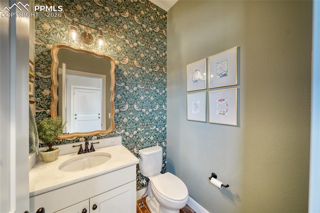 Image 25 of 50: Bathroom