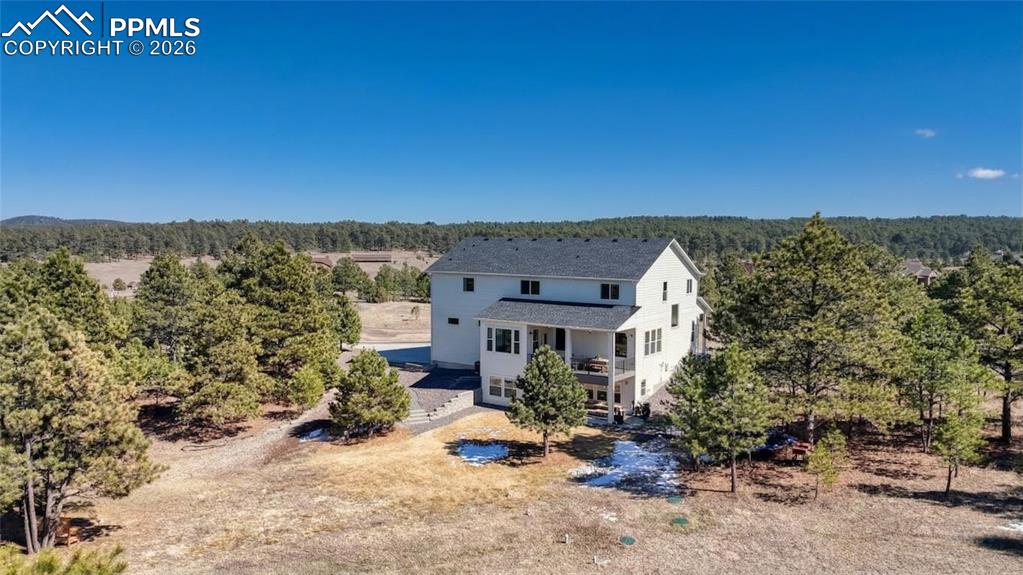 Image 4 of 50: Back of Structure