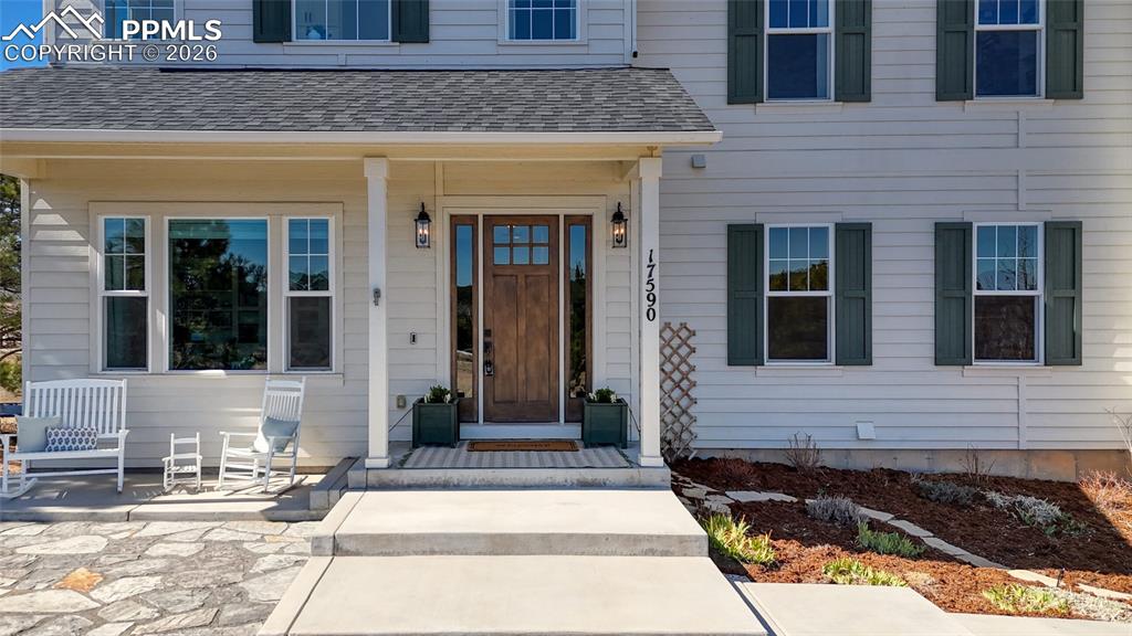 Image 6 of 50: Entry