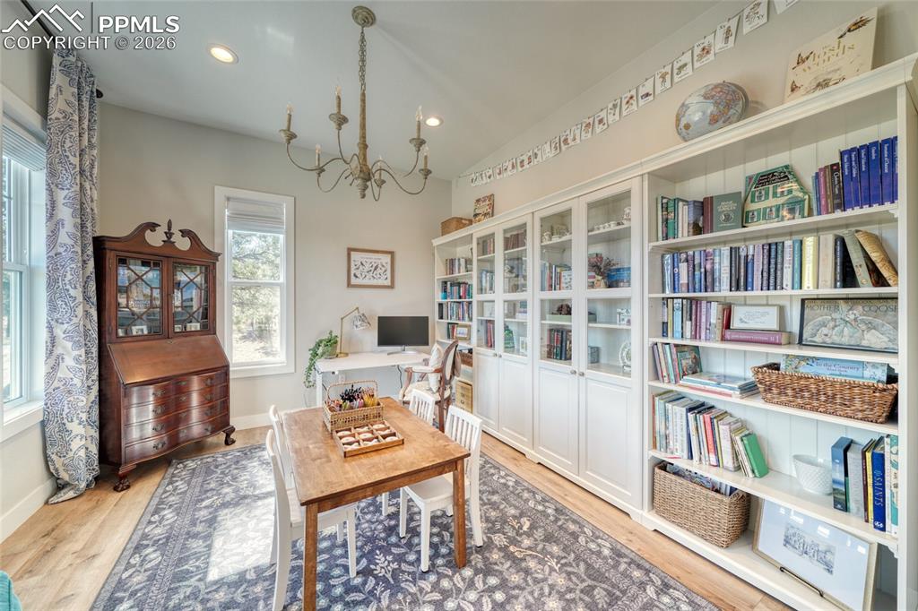 Image 9 of 50: Office