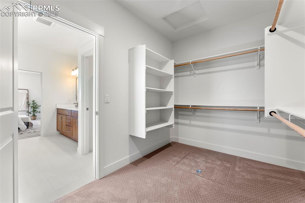 Image 17 of 34: Closet