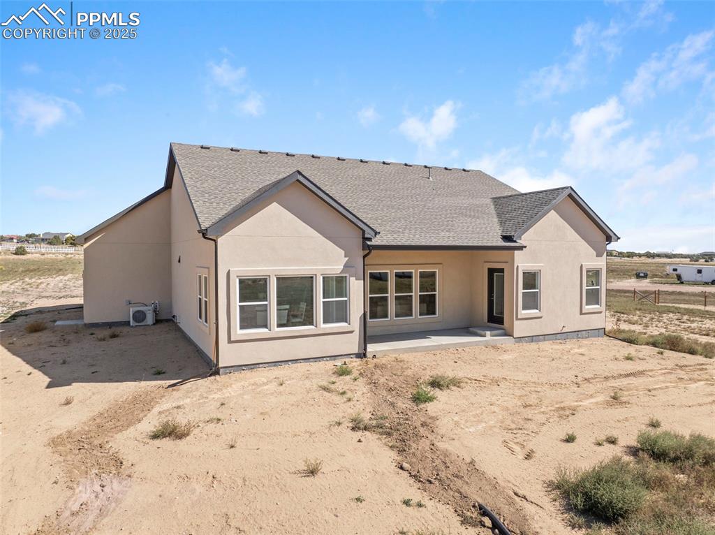 Image 29 of 34: Back of Structure