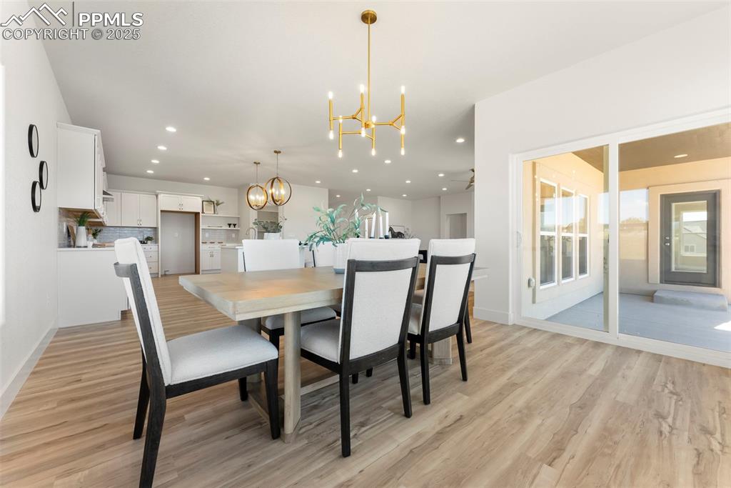 Image 6 of 34: Dining Area