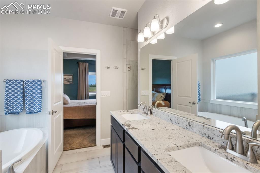 Image 13 of 39: Bathroom