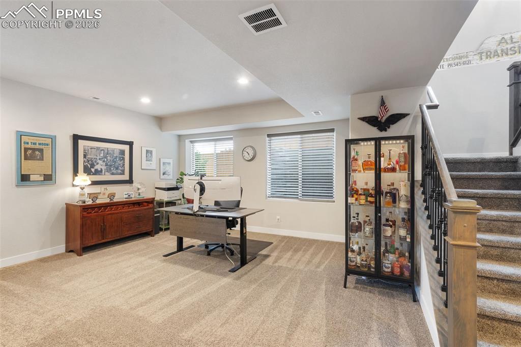 Image 21 of 39: Office