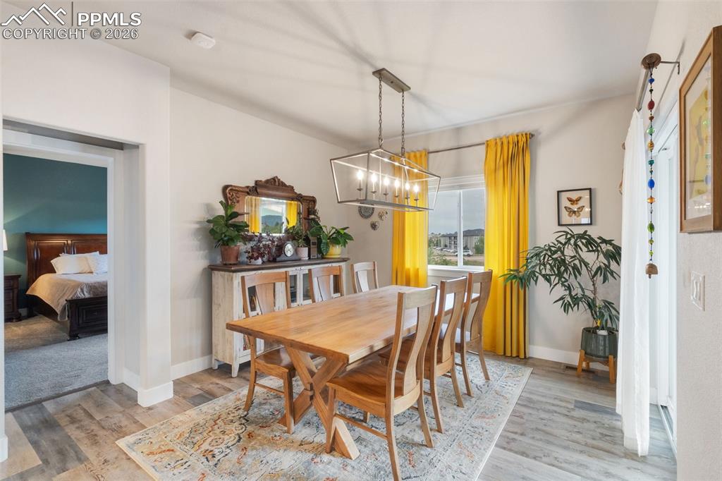 Image 8 of 39: Dining Area