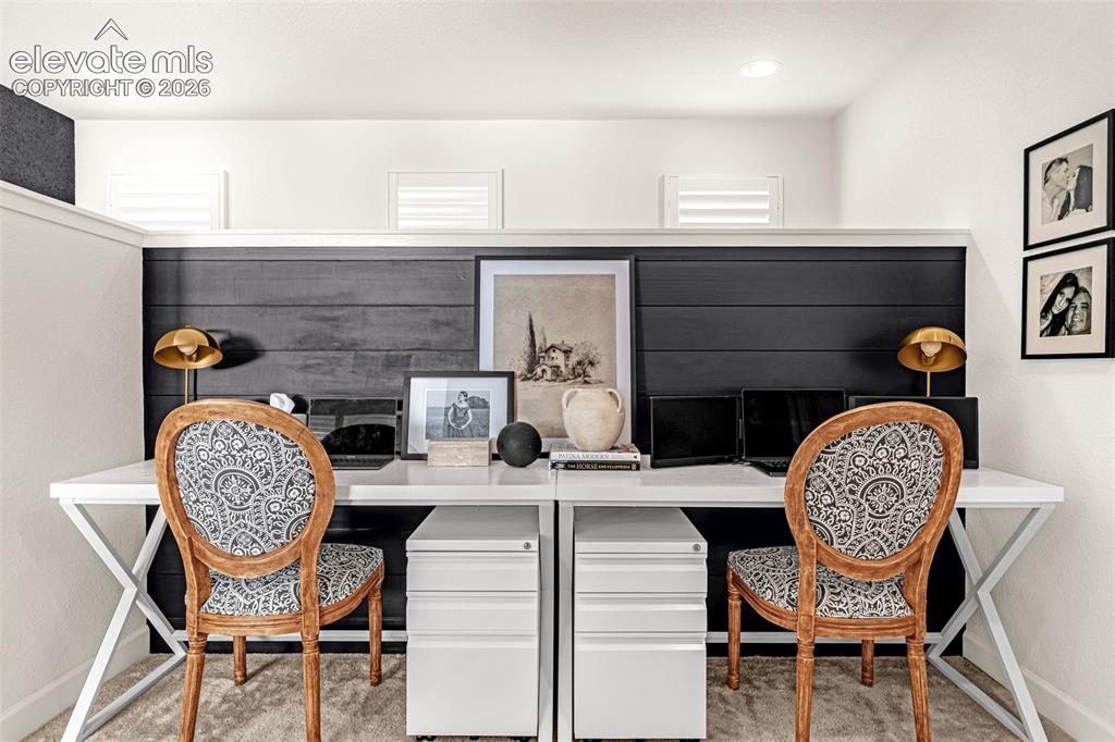 Image 19 of 48: Office