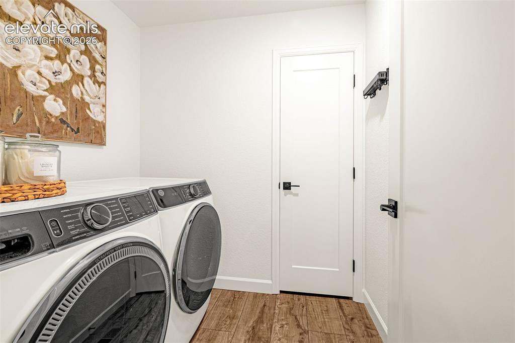 Image 27 of 48: Laundry
