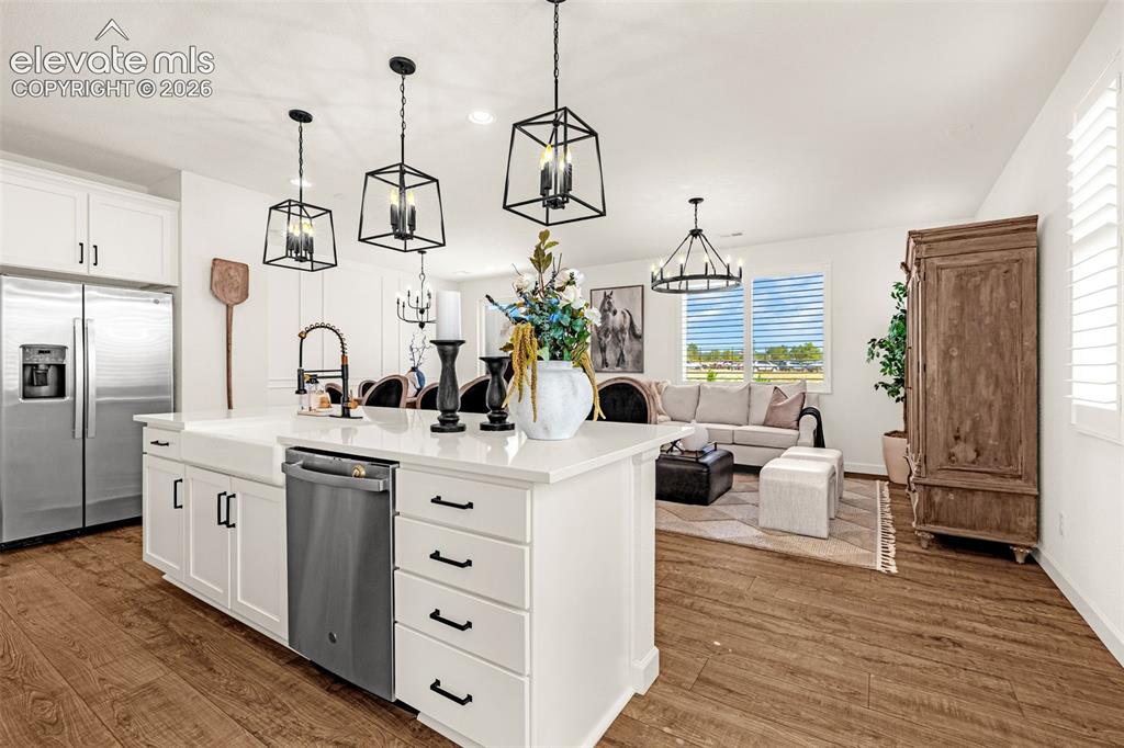 Image 4 of 48: Kitchen