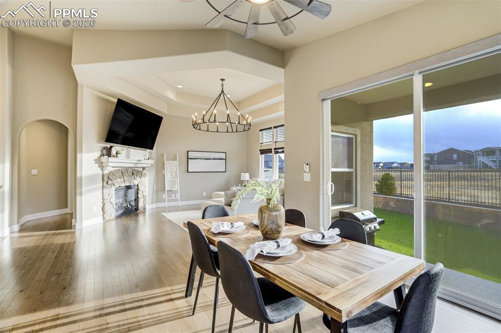 Image 13 of 49: Dining Area