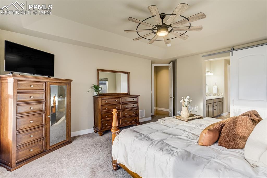 Image 19 of 49: Bedroom