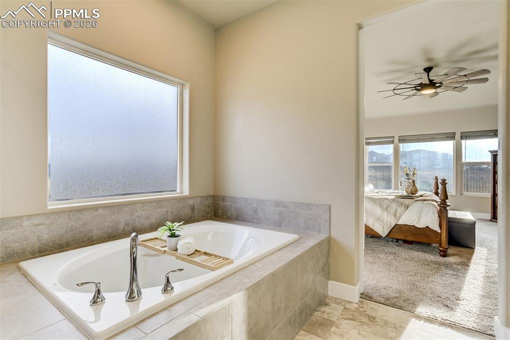 Image 22 of 49: Bathroom