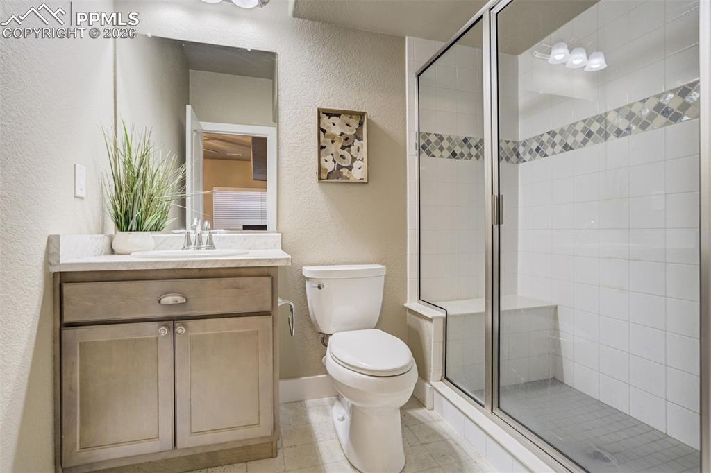 Image 38 of 49: Attached bathroom in the Jr. Suite. 