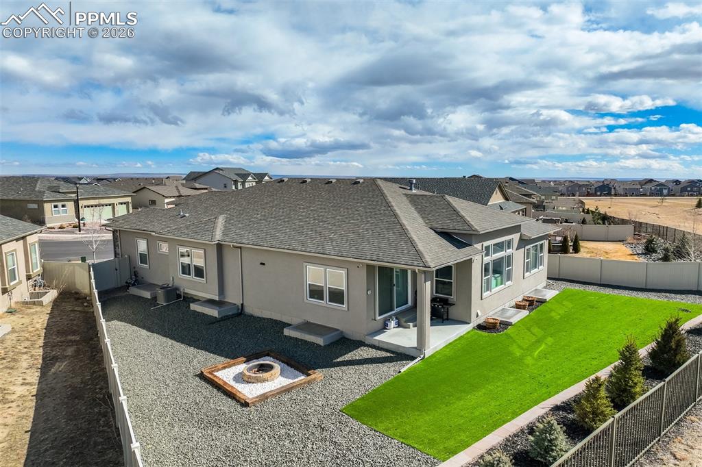 Image 42 of 49: Just enough to look impressive without becoming your new full-time job.