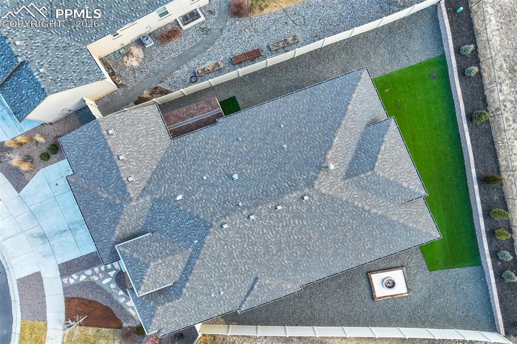 Image 49 of 49: Even the roof looks good. 