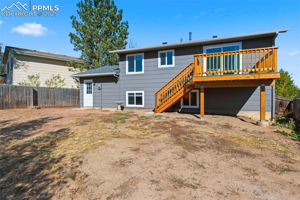 Image 26 of 27: Back of Structure