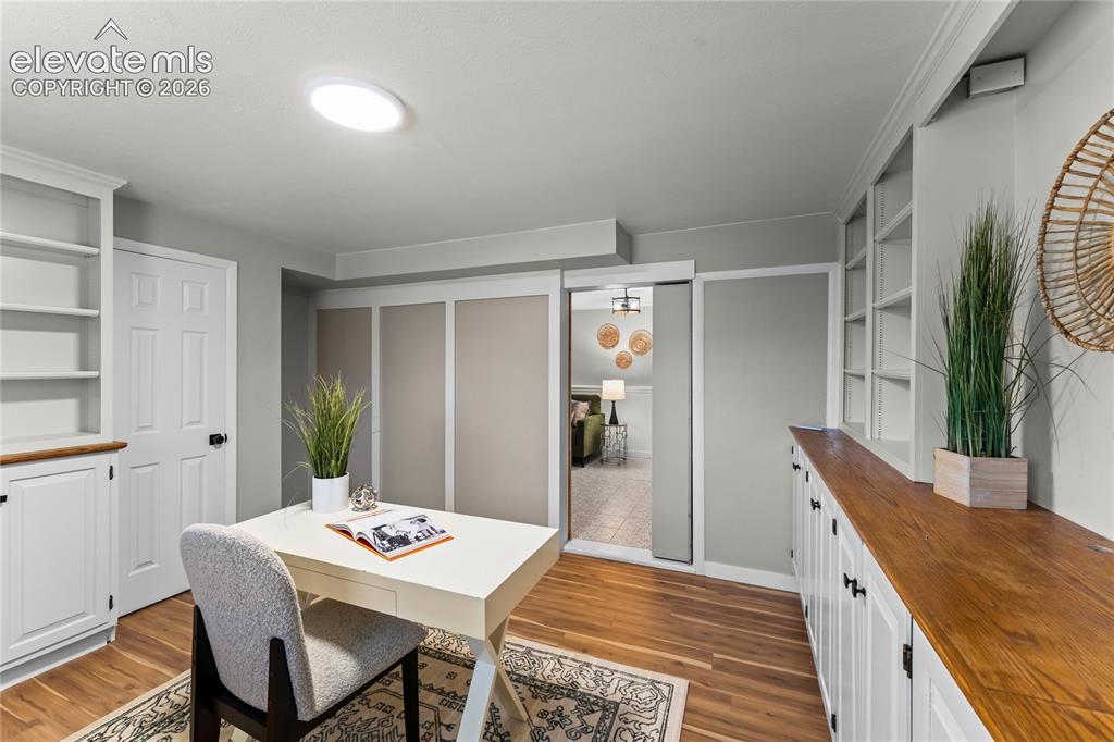 Image 32 of 50: Ultimate privacy meets artisan design. This secluded room boasts wrap-aroun