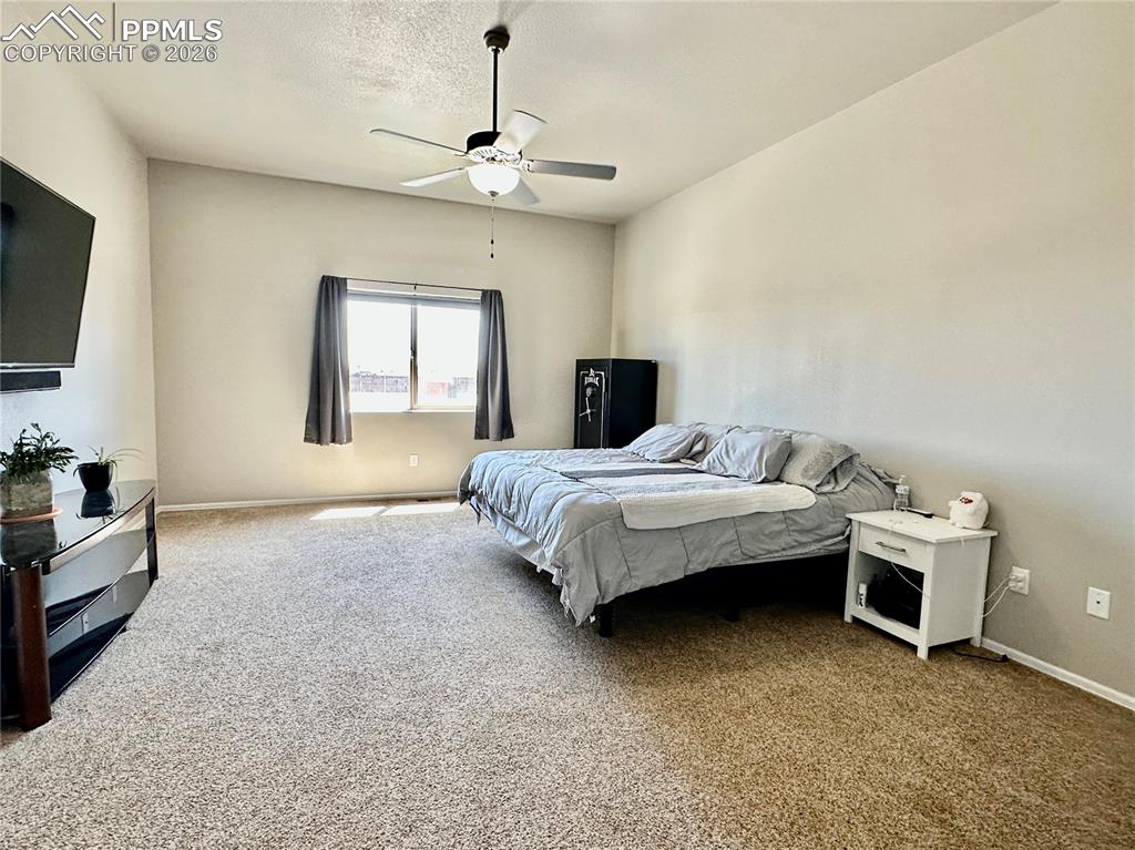 Image 13 of 46: Bedroom