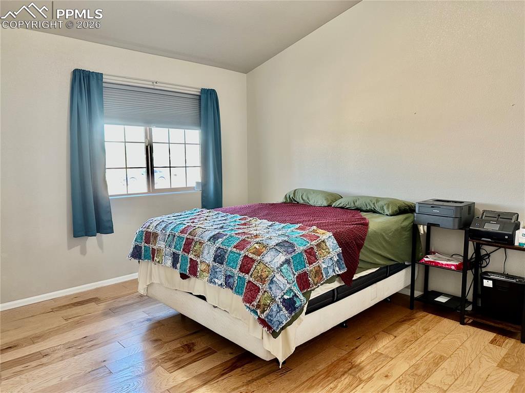 Image 18 of 46: Bedroom