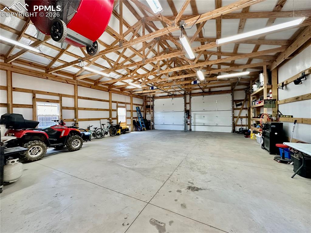 Image 42 of 46: Garage