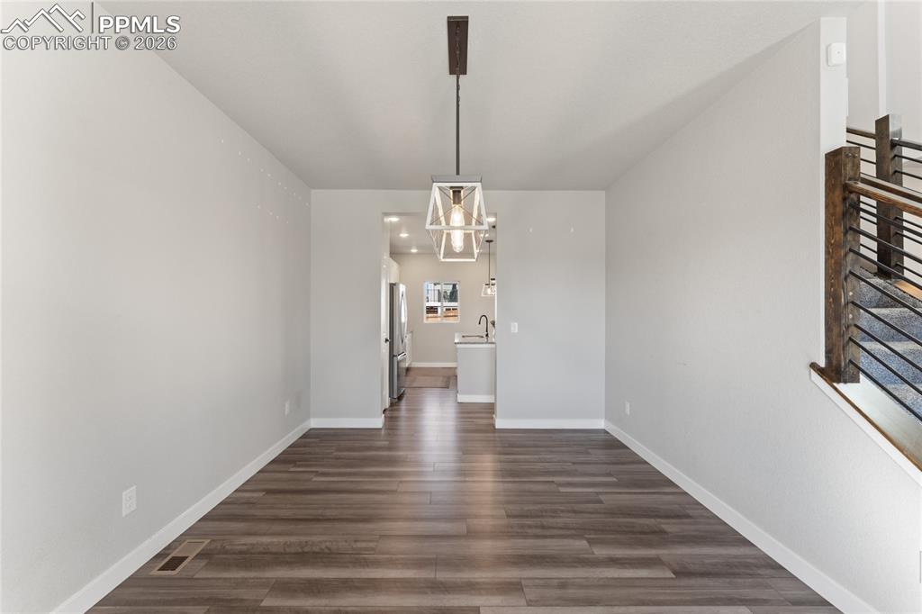 Image 15 of 48: Dining Area