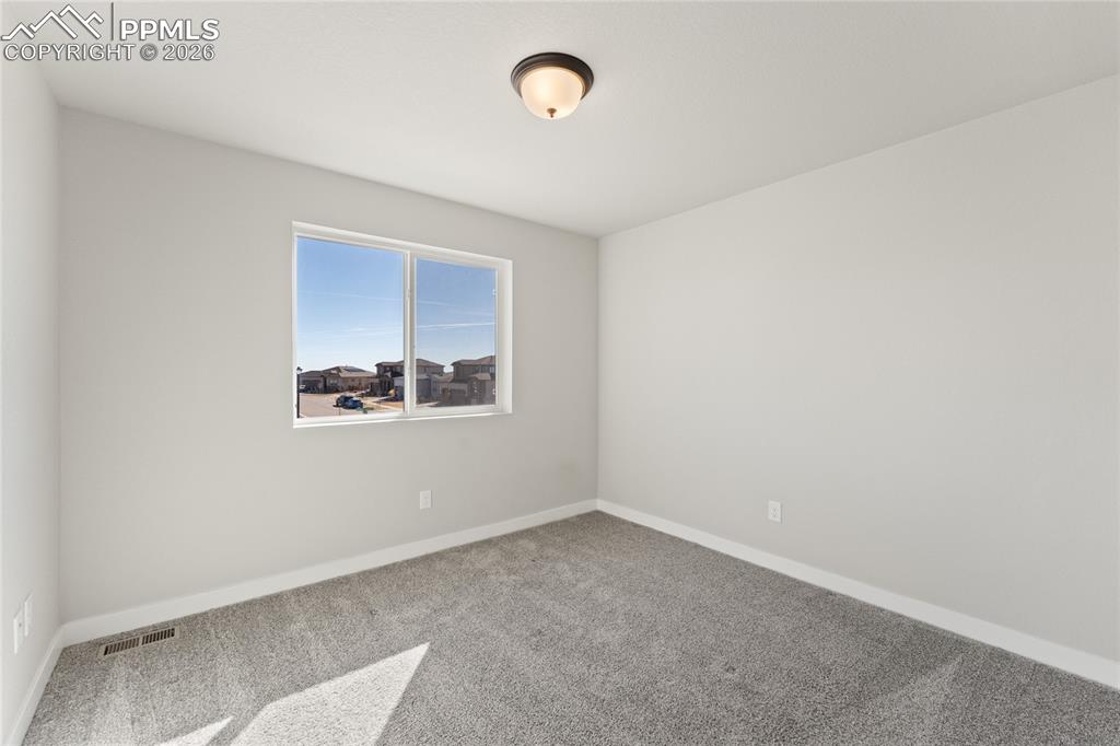 Image 34 of 48: Bedroom