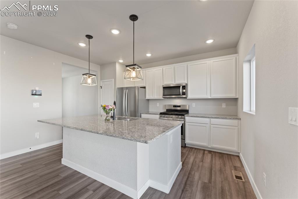 Image 9 of 48: Kitchen