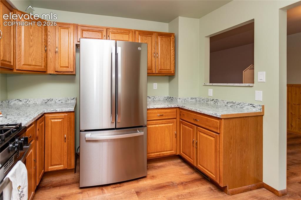 Image 13 of 46: Kitchen
