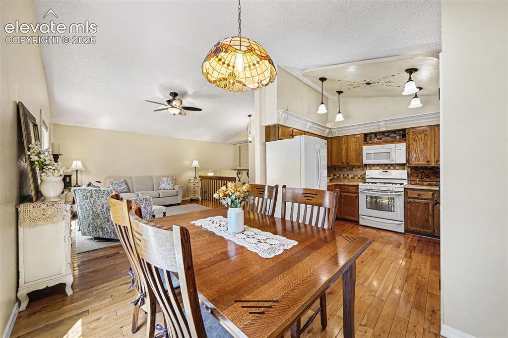Image 10 of 37: Dining Area