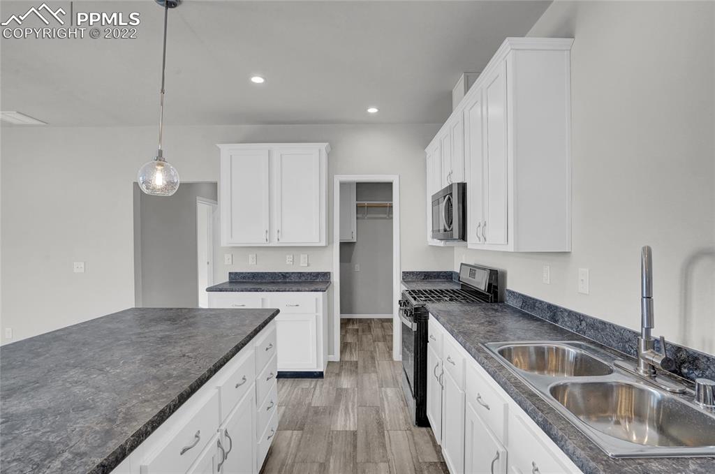 Listing 9352648, Image 9 of 34