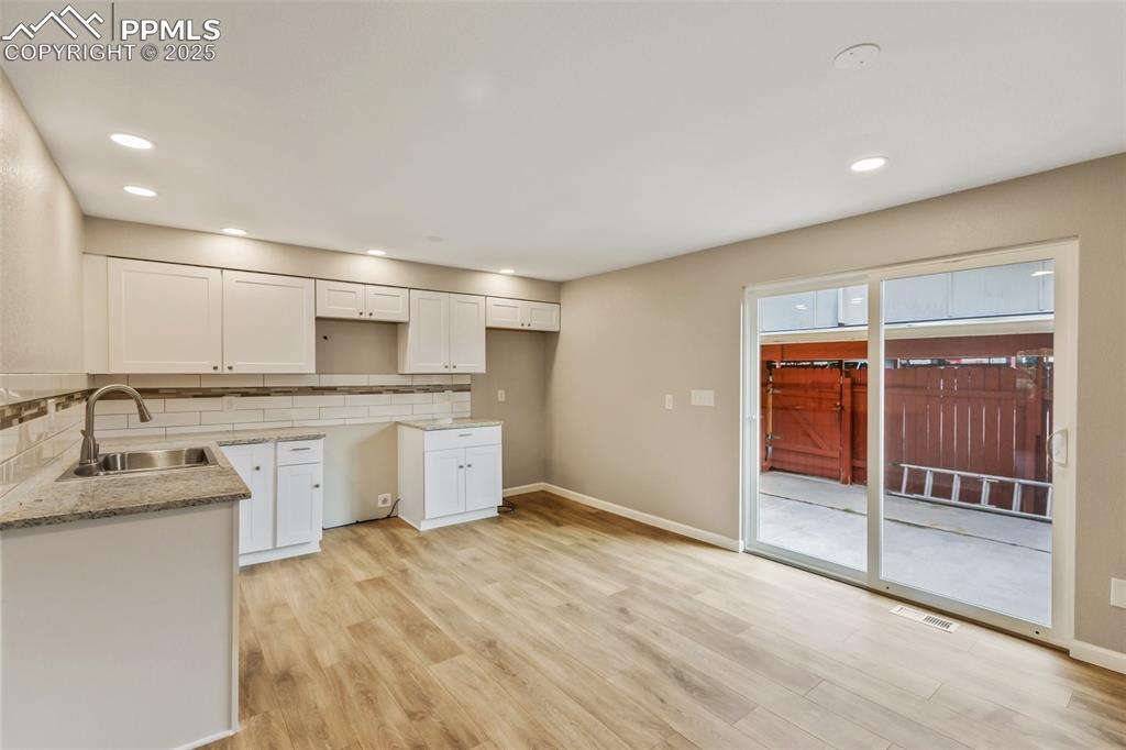 Image 12 of 36: Kitchen