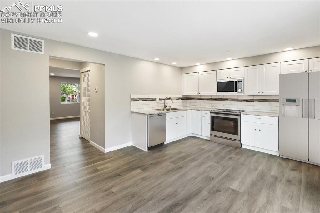 Image 13 of 36: Virtually Staged with Appliances
