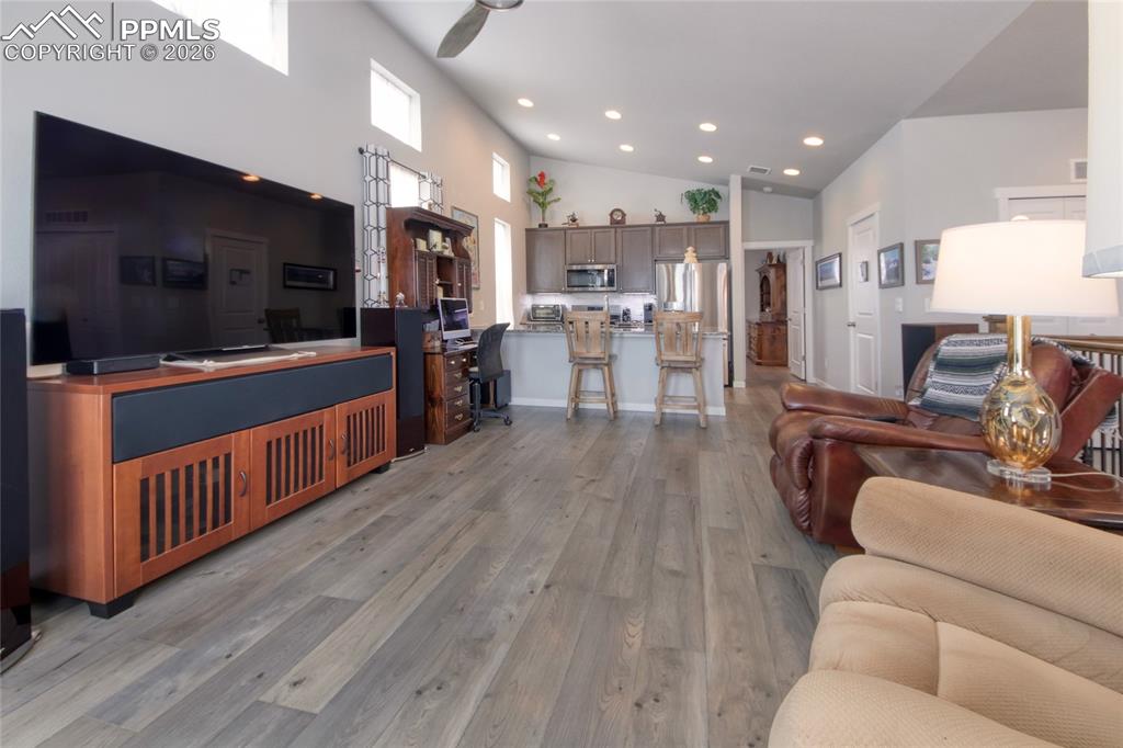 Image 13 of 25: Living room