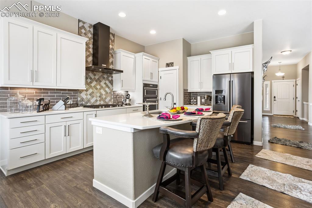 Image 18 of 50: Kitchen