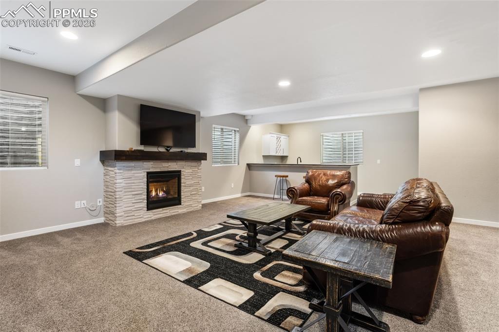 Image 30 of 50: Living Room