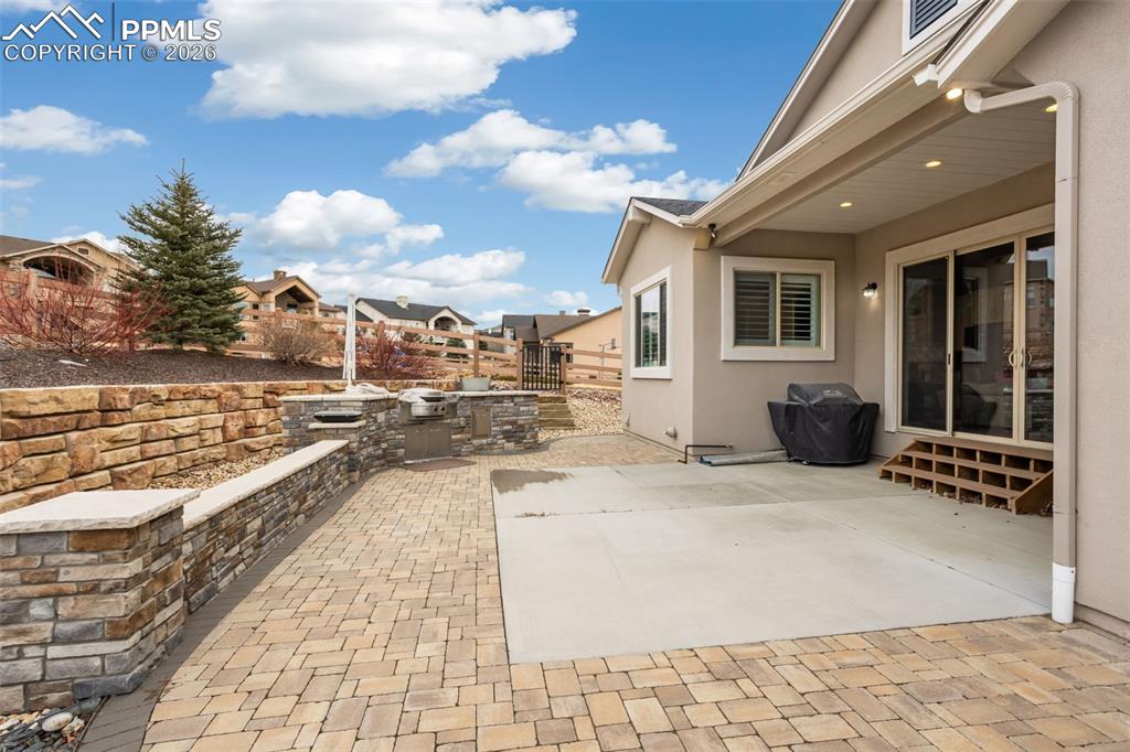 Image 41 of 50: Patio