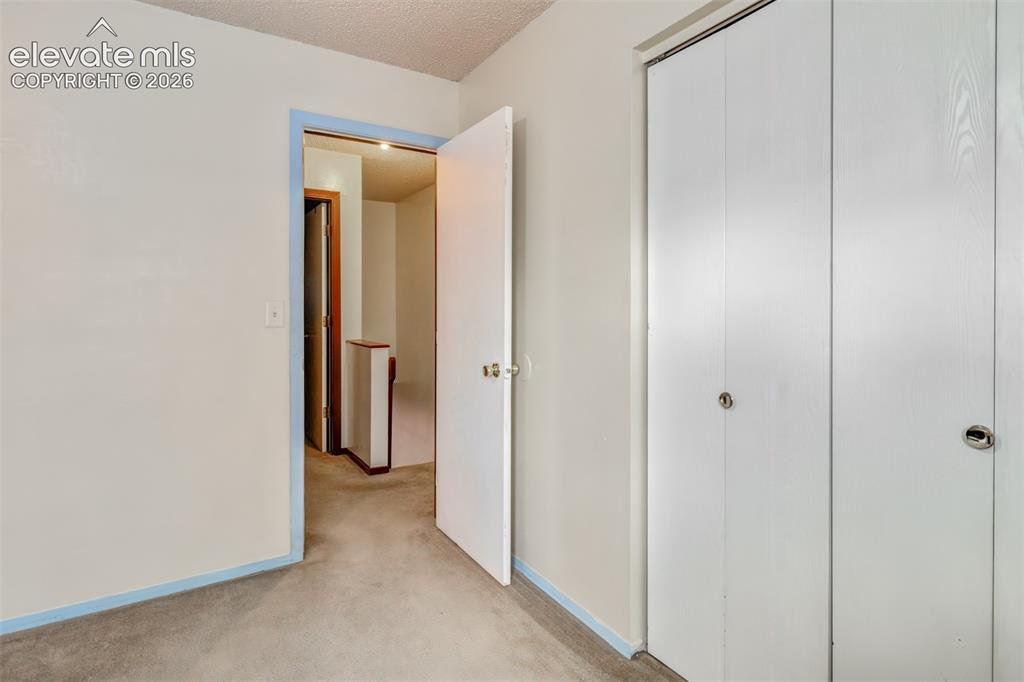 Image 7 of 21: Living Room
