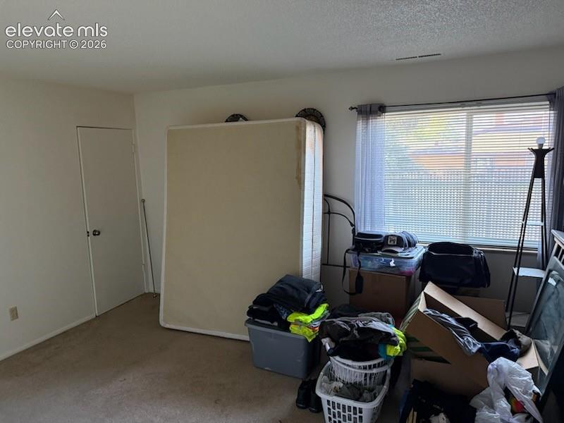 Image 11 of 14: Bedroom