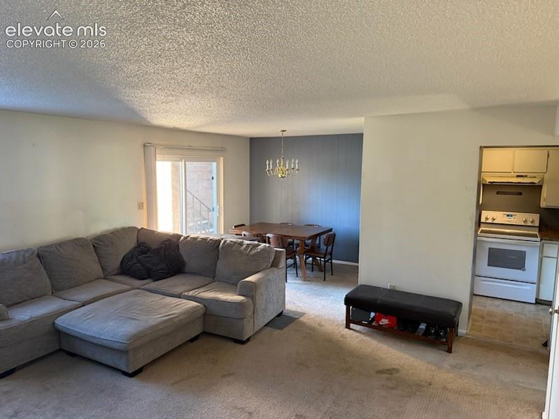 Image 4 of 14: Living Room