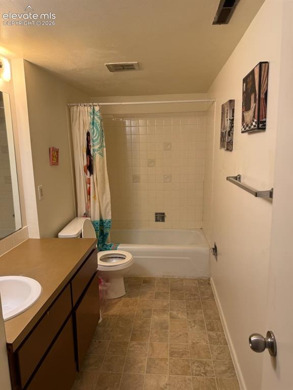 Image 6 of 14: Bathroom