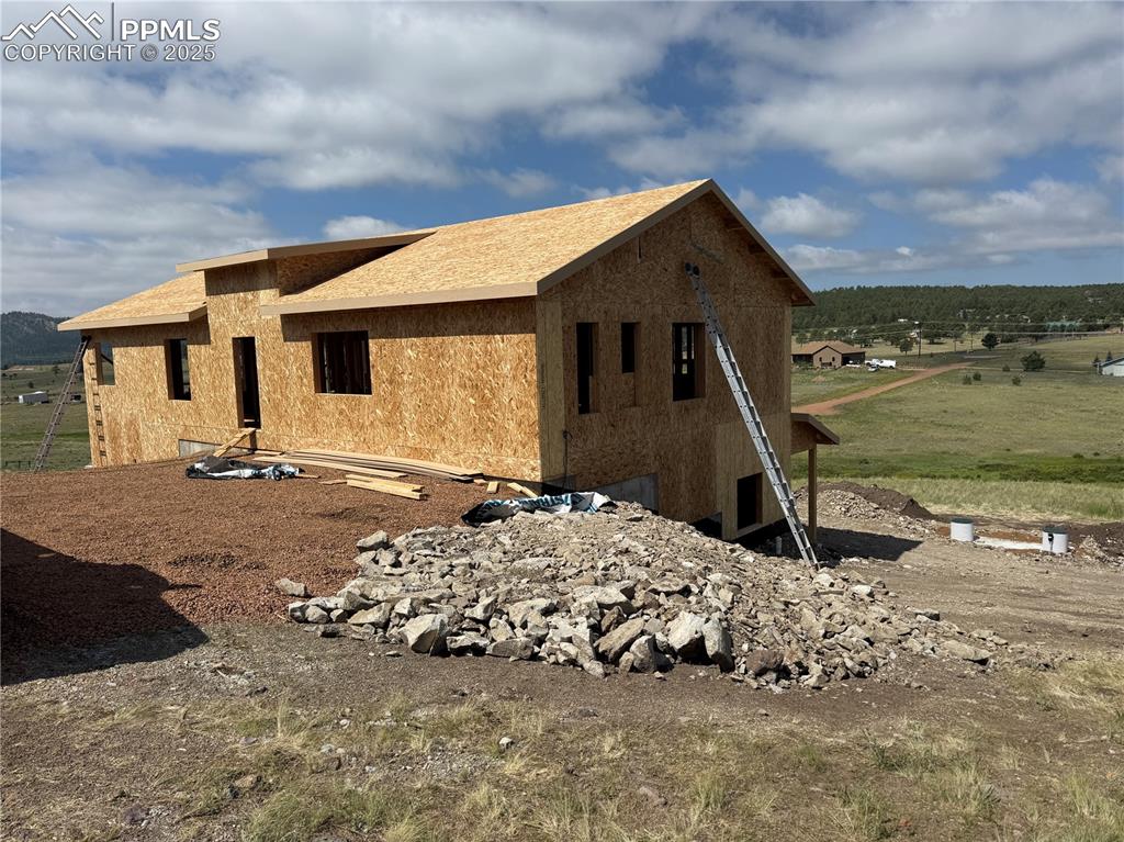 Image 14 of 26: Side of Structure