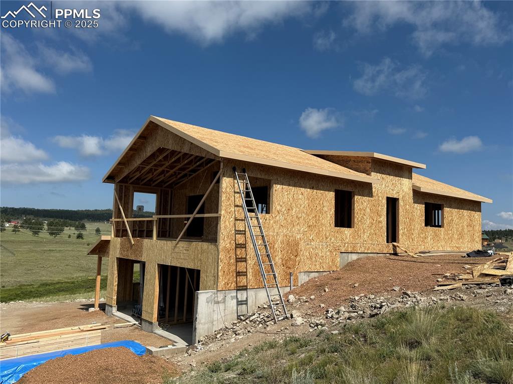 Image 16 of 26: Side of Structure