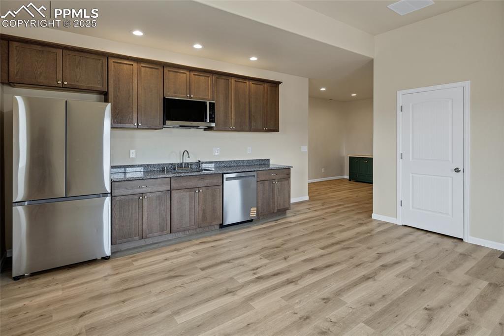 Image 34 of 50: Inlaw