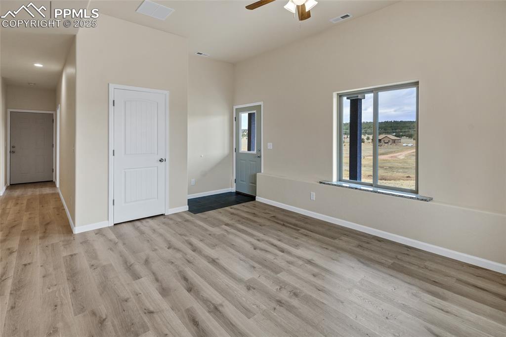 Image 35 of 50: Inlaw