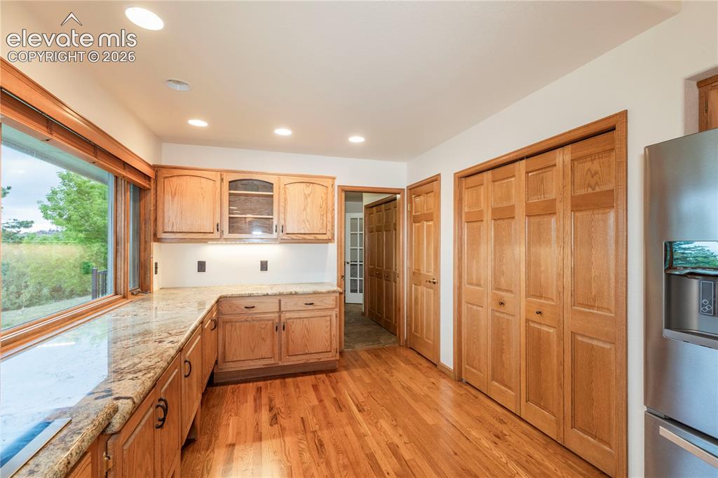 Image 4 of 46: Kitchen