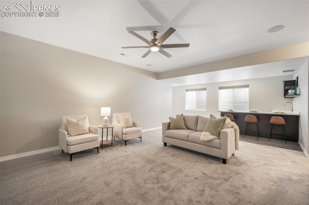 Image 37 of 50: Living Room