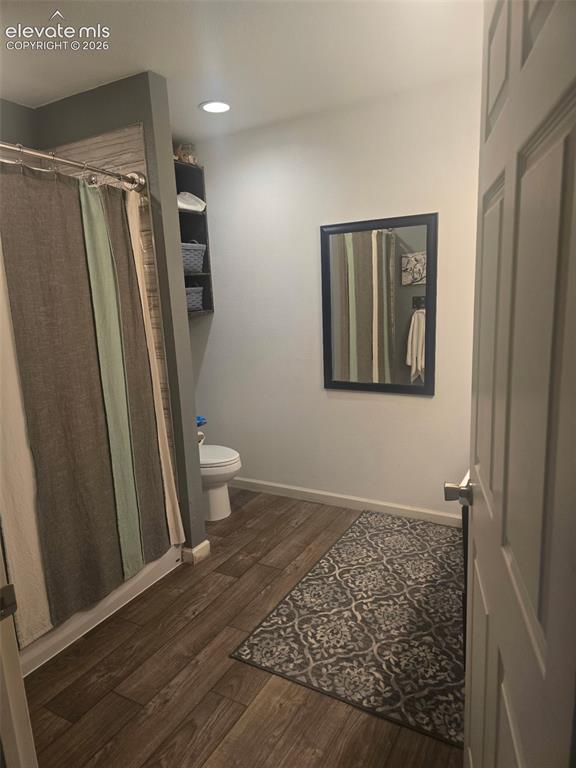 Image 15 of 24: Bathroom