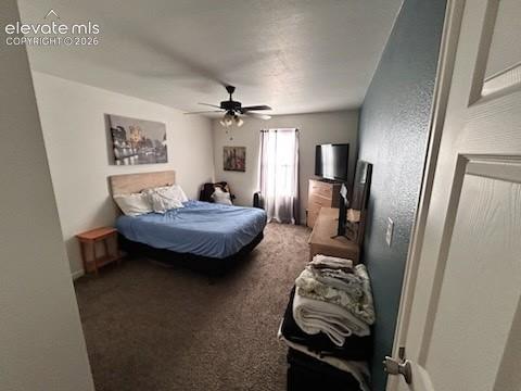Image 16 of 24: Bedroom