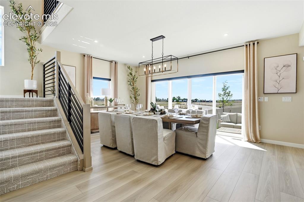 Image 12 of 50: Dining Area